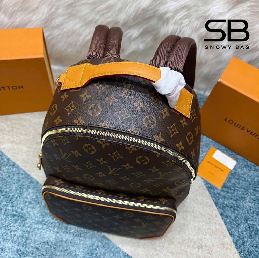 Logo và khóa của Ba Lô LV G69 Discovery Cargo Backpack M25979 Monogram