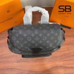Ba Lô LV Montsouris Backpack M46683 Monogram Eclipse sang trọng và thời thượng