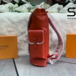 Góc nghiêng chi tiết Ba Lô LV Supreme Christopher Epi PM Đỏ 48CM
