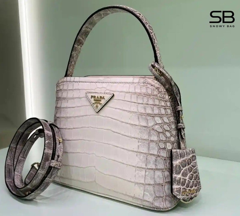 Prada Galleria da cá sấu bạch tạng