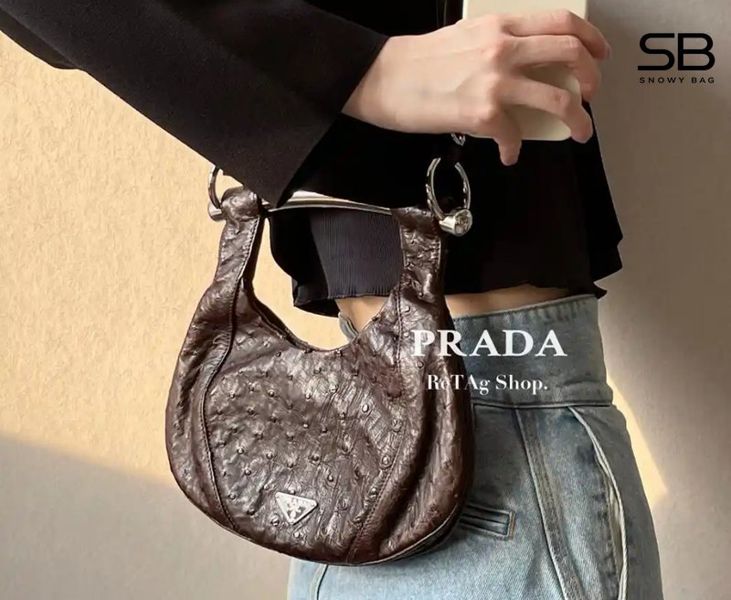 Prada Galleria da đà điểu màu đen