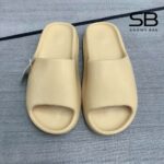 Dép Yeezy Slides Desert - Vàng Cát sang trọng và thời thượng
