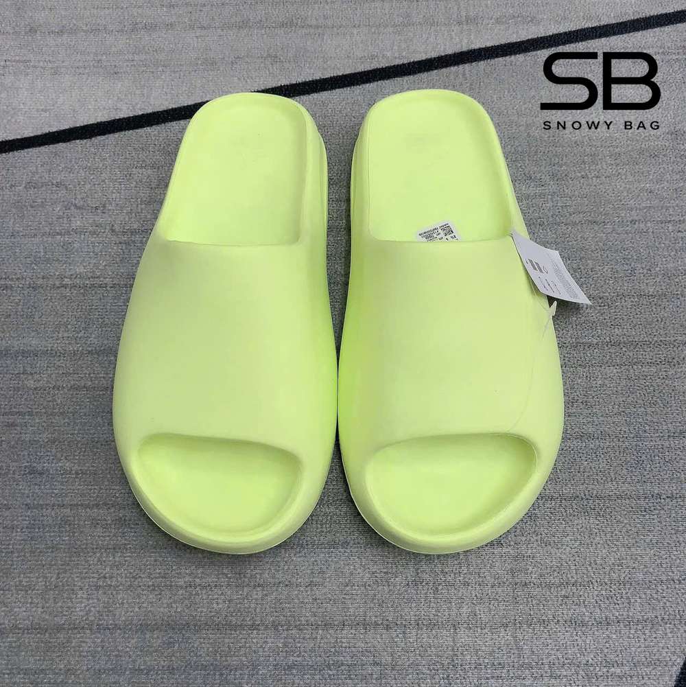 Dép Yeezy Slides Resin - Nhựa Xanh, phong cách hiện đại và thời thượng