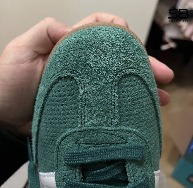 Mũi da lộn giày adidas samba