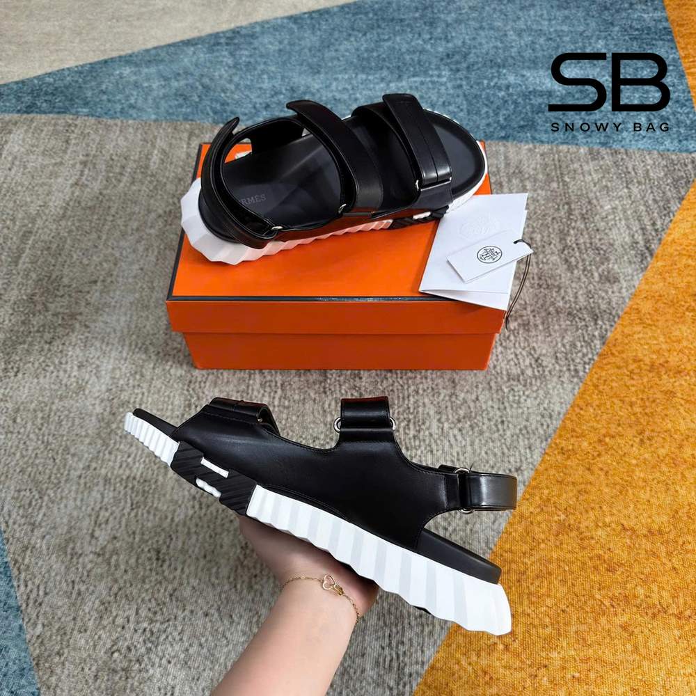 Giày Hermes Junior Sandal Noir Black White Màu Đen Trắng với thiết kế sang trọng