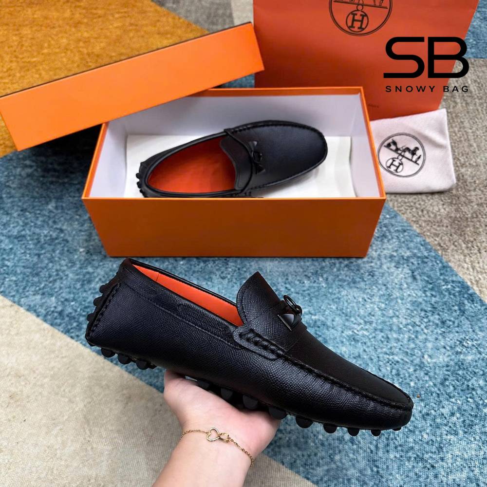 Giày Lười Hermes Irving Loafer Black Epsom Khóa Đen góc nghiêng chi tiết