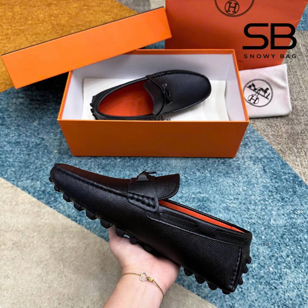 Giày Lười Hermes Irving Loafer Black Epsom Khóa Đen với thiết kế tinh tế.