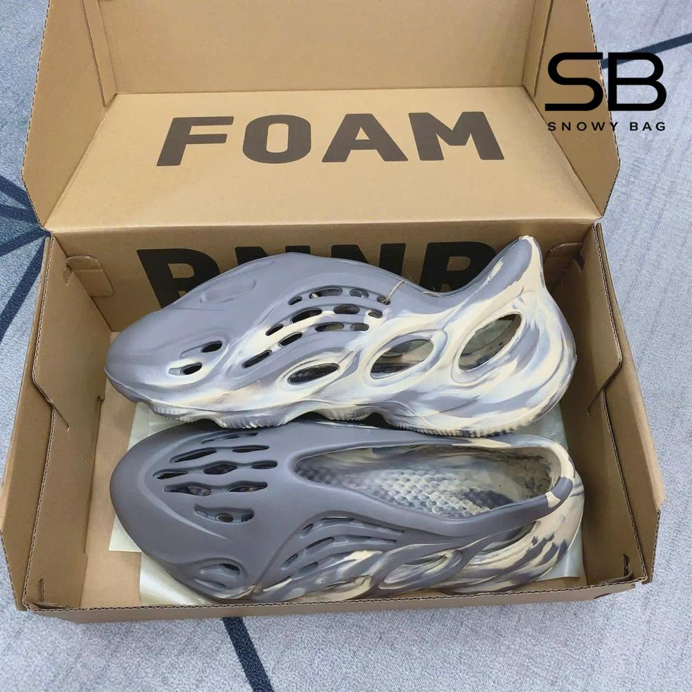 Giày Yeezy Foam RNNR MXT Moon Gray Xám Kem sang trọng và phong cách