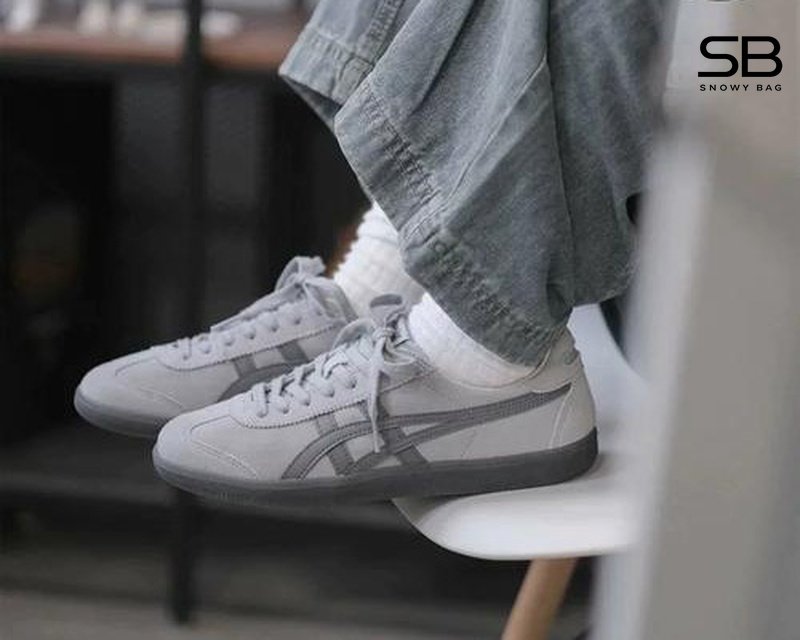 **Phối với quần jean**