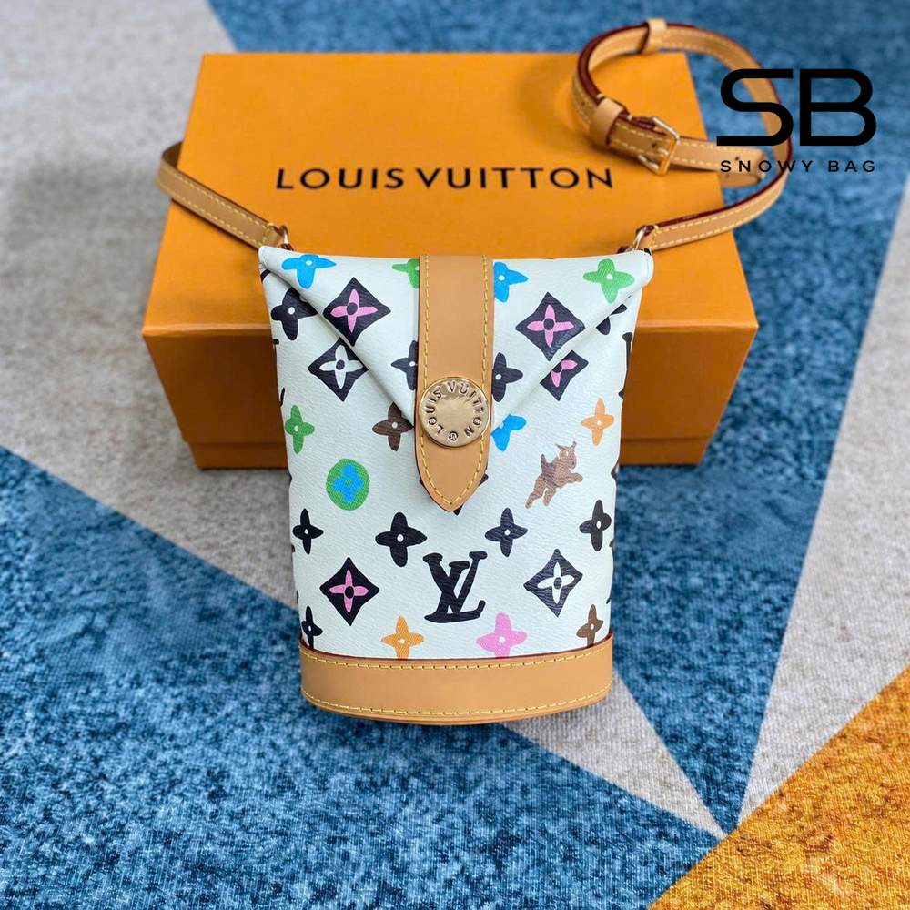 Túi LV Envelope Pouch M83343 Vanilla Monogram Craggy góc nghiêng chi tiết