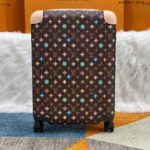 Vali LV Tyler Horizon 55 Monogram Craggy Chocolate góc nghiêng chi tiết