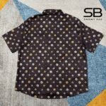 Áo Sơ Mi LV Monogram Printed Short-Sleeved Silk Shirt Deep Brown góc nghiêng chi tiết