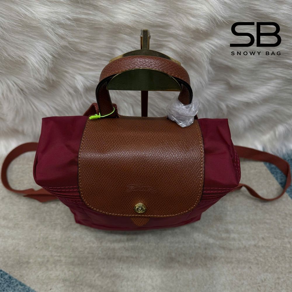 Ba Lô Longchamp Le Pliage Original M Backpack Red với chi tiết logo/khóa tinh tế
