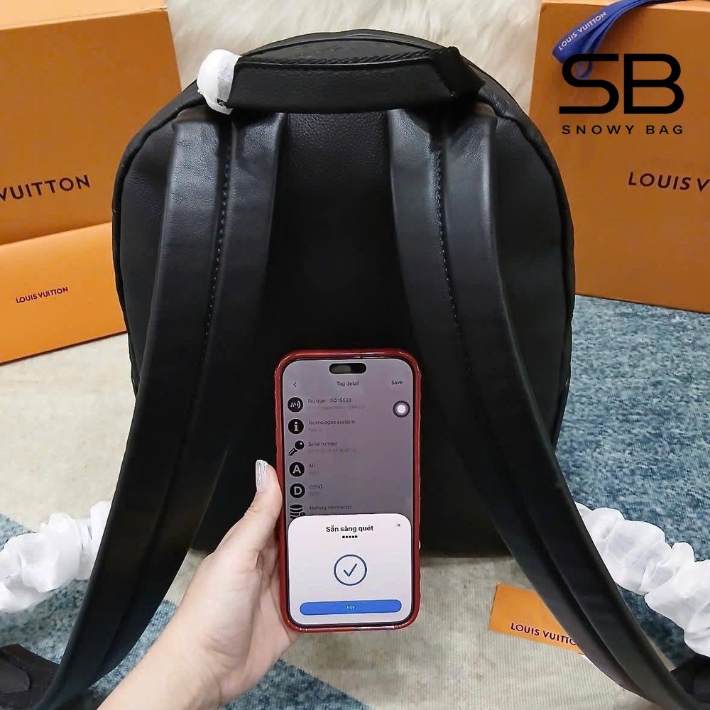 Ba Lô LV Comet Backpack Multicolor Logo Màu Đen với thiết kế tinh tế