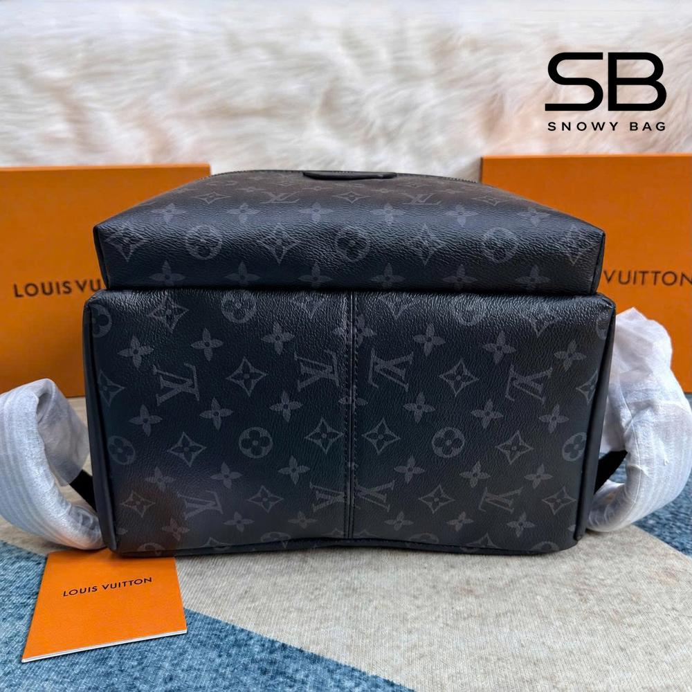 Ba Lô LV Discovery PM Monogram Eclipse Canvas M22558 Màu Xám với chi tiết logo sang trọng