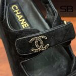 Dép Chanel 23P Dad Sandal Black Suede 5CM Màu Đen sang trọng