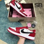 Giày Air Jordan 1 Low OG Travis Scott Chicago Đỏ Trắng góc nghiêng chi tiết