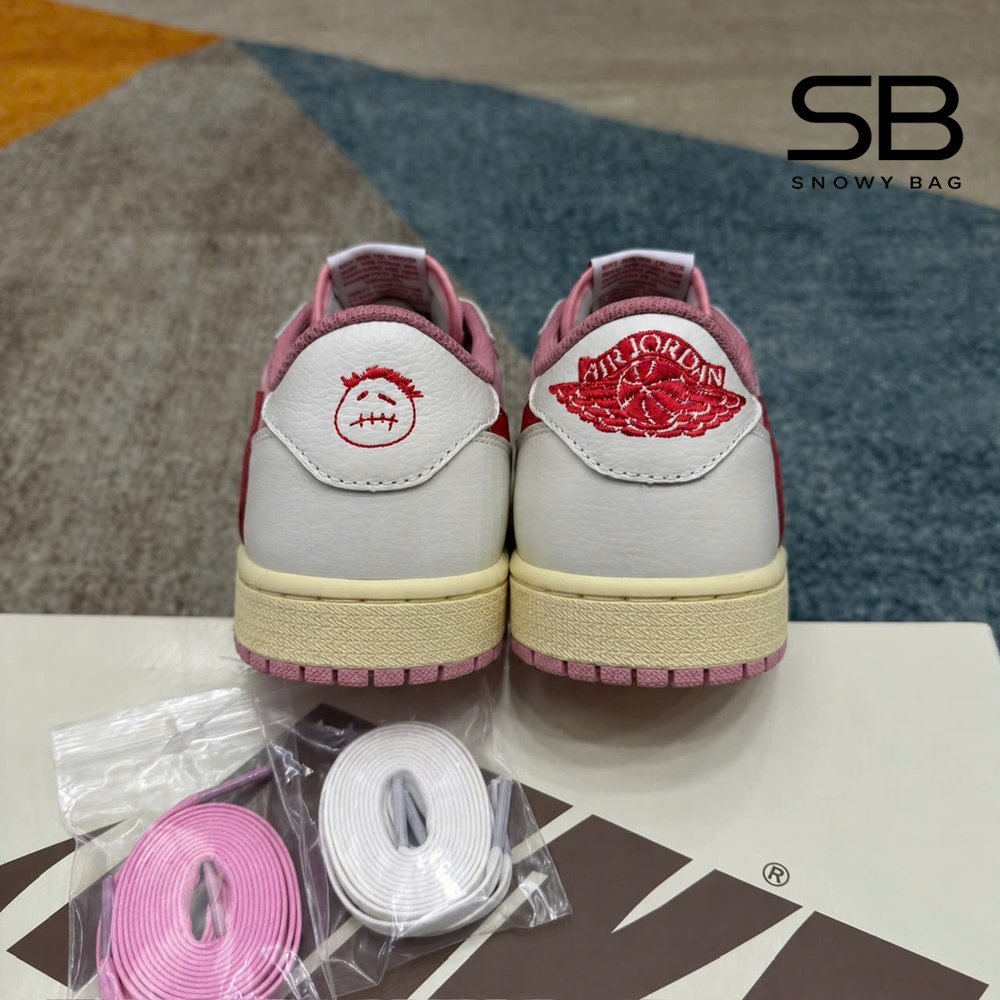 Giày Air Jordan 1 Low OG Travis Scott Shy Pink University Red, phong cách sang trọng