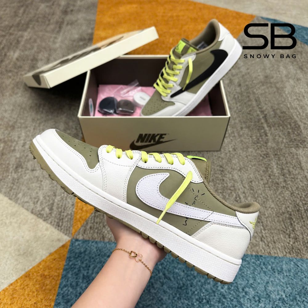 Giày Air Jordan 1 Low Travis Scott’s Golf “Olive” góc nghiêng chi tiết