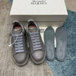 Giày Alexander McQueen Oversized Larry Tonal Leather Low-Top Sneakers Xám, thiết kế đẳng cấp.
