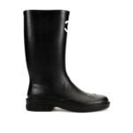 Giày Chanel High Rainboots màu đen với logo CC trắng