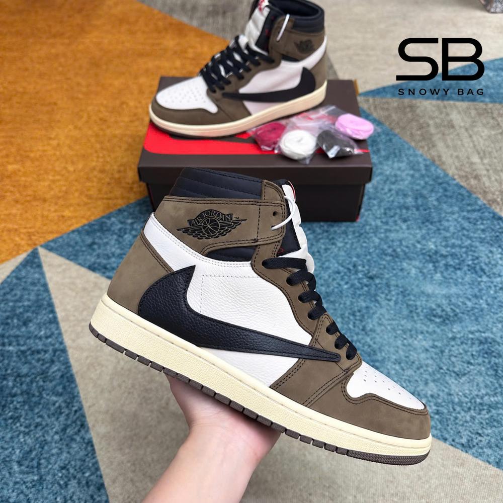 Giày Jordan 1 High Travis Scott Mocha, phong cách thời trang đỉnh cao.