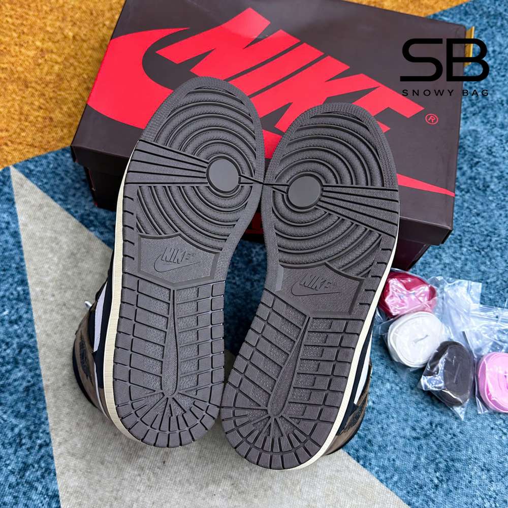 Giày Jordan 1 High Travis Scott Mocha với thiết kế độc đáo và sang trọng