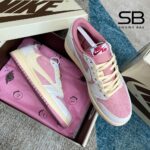 Giày Jordan 1 Low OG Travis Scott Shy Pink Màu Hồng, thiết kế tinh tế và nổi bật.