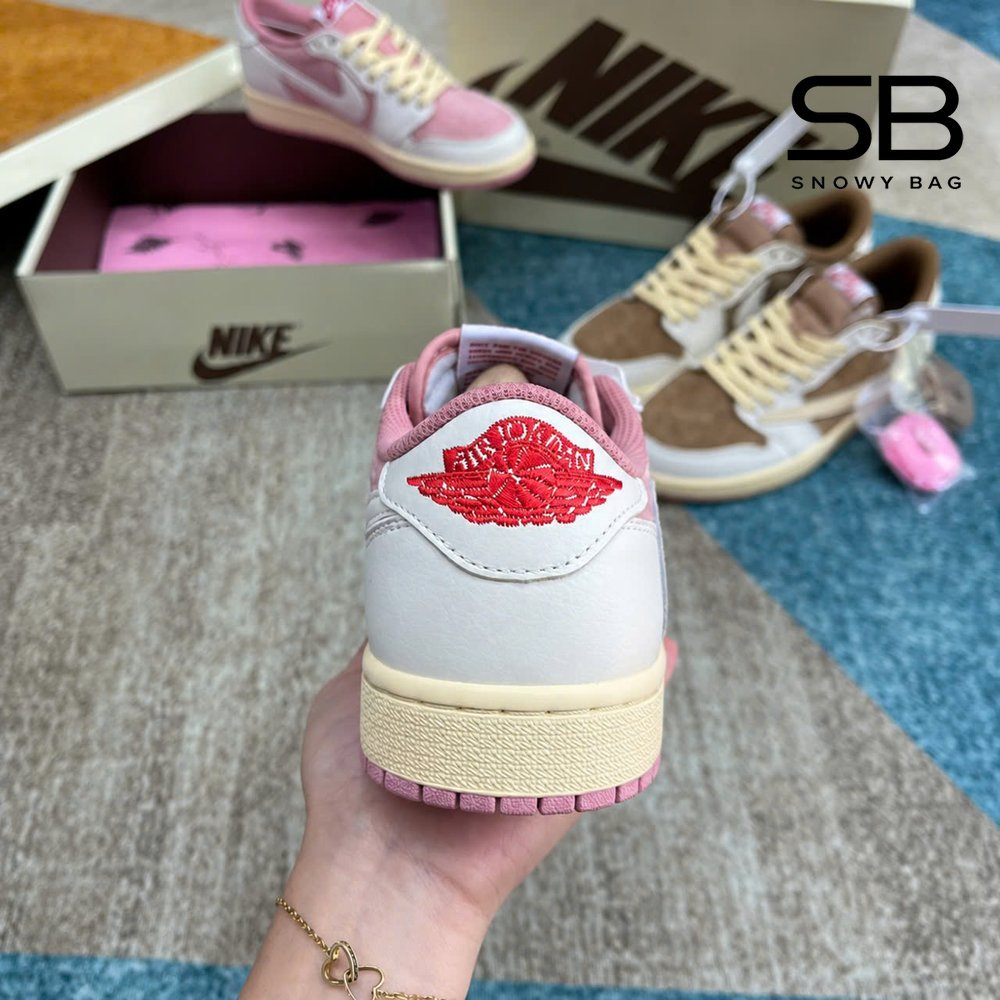 Giày Jordan 1 Low OG Travis Scott Shy Pink Màu Hồng, thiết kế độc đáo và phong cách.