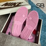 Giày Jordan 1 Low OG Travis Scott Shy Pink Màu Hồng, phong cách trẻ trung và năng động.