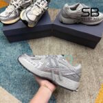 Giày New Balance 1906A Concrete Silver Metallic màu bạc với thiết kế tinh tế