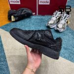 Giày New Balance 1906A Refined Future Black Màu Đen góc nghiêng chi tiết