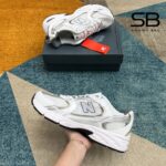 Giày New Balance 530 White Light Gray Trắng Xám Nhạt với logo tinh tế