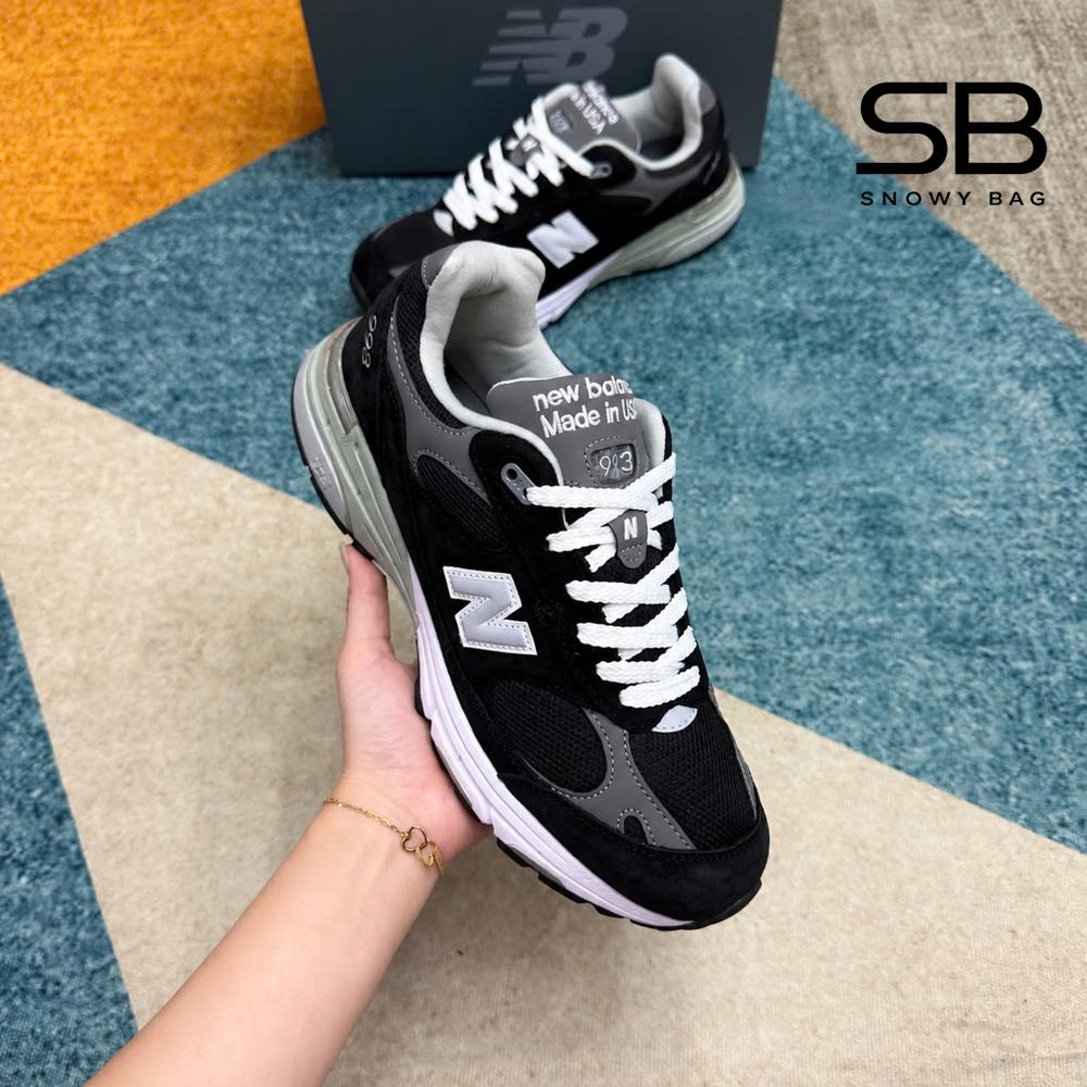 Giày New Balance 993 Made In USA Black White Đen Trắng với logo đặc trưng
