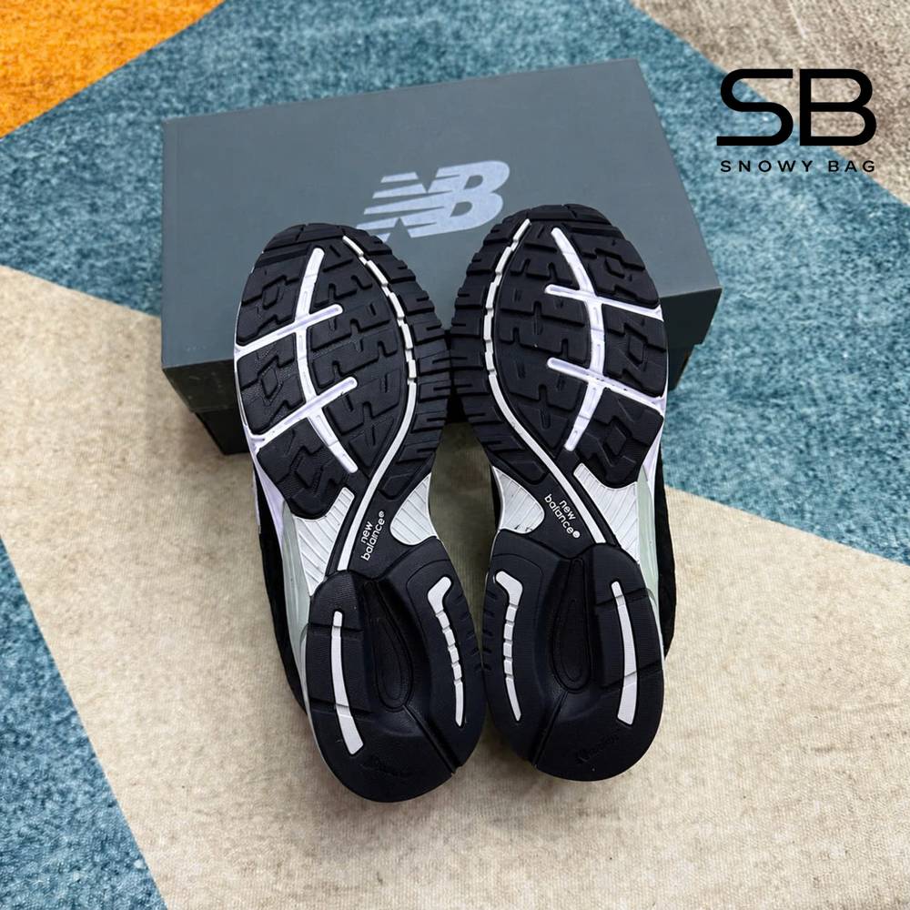 Giày New Balance 993 Made In USA Black White Đen Trắng, thiết kế tinh tế và thời trang.