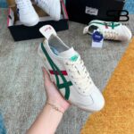 Giày Onitsuka Tiger Mexico 66 Birch Kale Red Gold Trắng Sọc Xanh góc nghiêng chi tiết