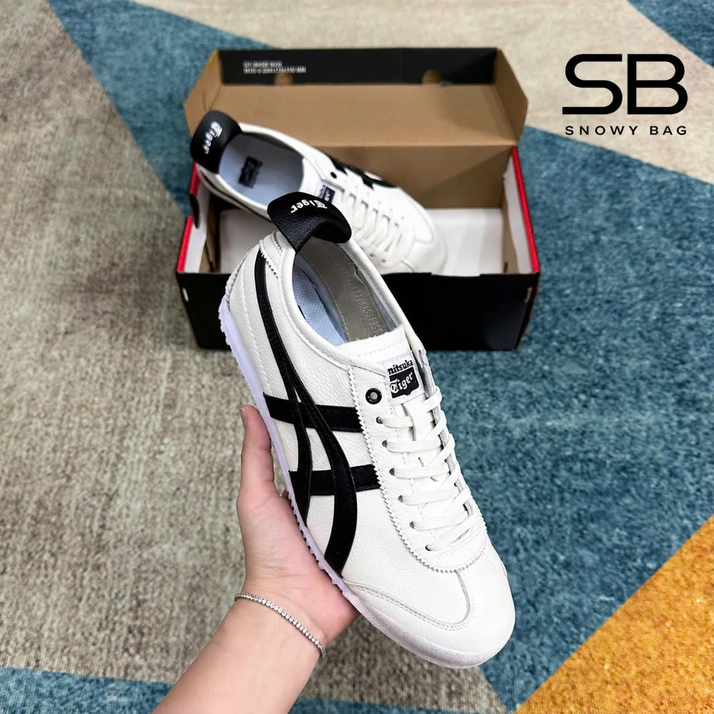 Giày Onitsuka Tiger Mexico 66 White Black góc nghiêng chi tiết sang trọng