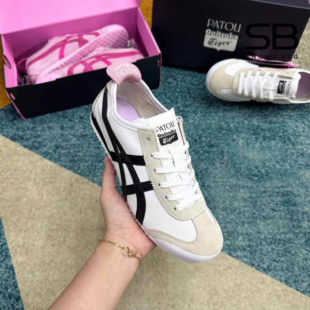 Giày Onitsuka Tiger x PATOU Mexico 66 White Black Pink góc nghiêng chi tiết