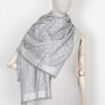 Khăn LV Monogram Denim Shawl Pearl Grey Màu Xám sang trọng