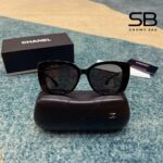 Mắt Kính Chanel Square Sunglasses CH5422B Black góc nghiêng chi tiết