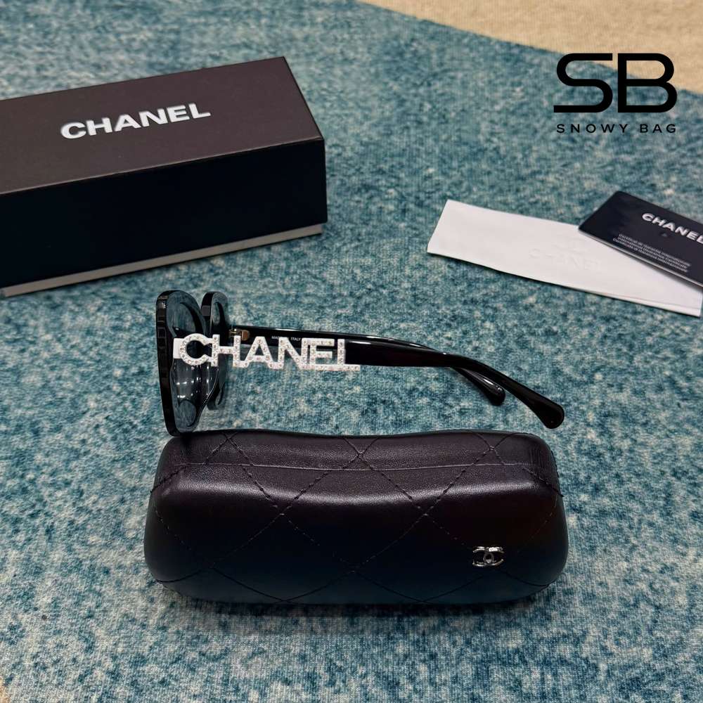 Mắt Kính Chanel Square Sunglasses CH5422B Black với thiết kế sang trọng