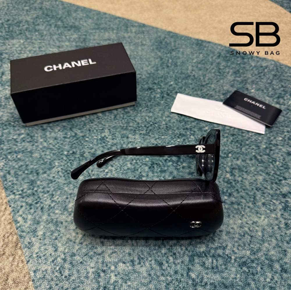 Mắt Kính Chanel Square Sunglasses CH5422B Black, phong cách thời thượng.