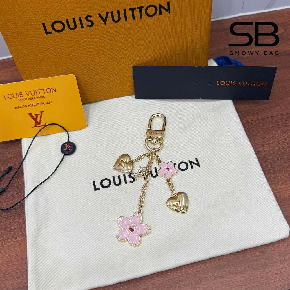 Móc Khóa LV x TM Cherry Blossom Bag Chain sang trọng và tinh tế