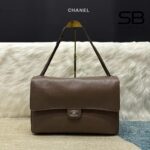 Túi Chanel Maxi Flap Bag Calfskin with Grain Effect sang trọng