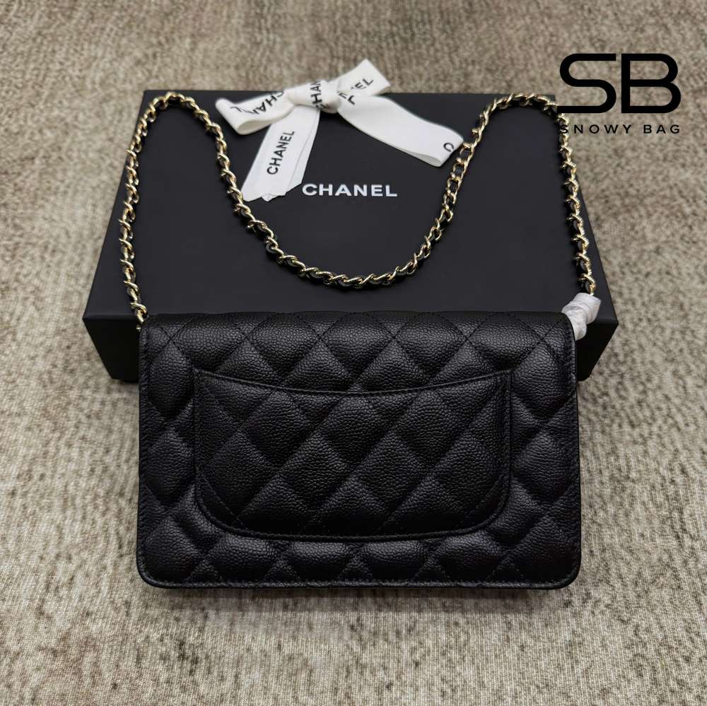 Túi Chanel Twist Your Button Woc Wallet on Chain Black Caviar GHW góc nghiêng chi tiết