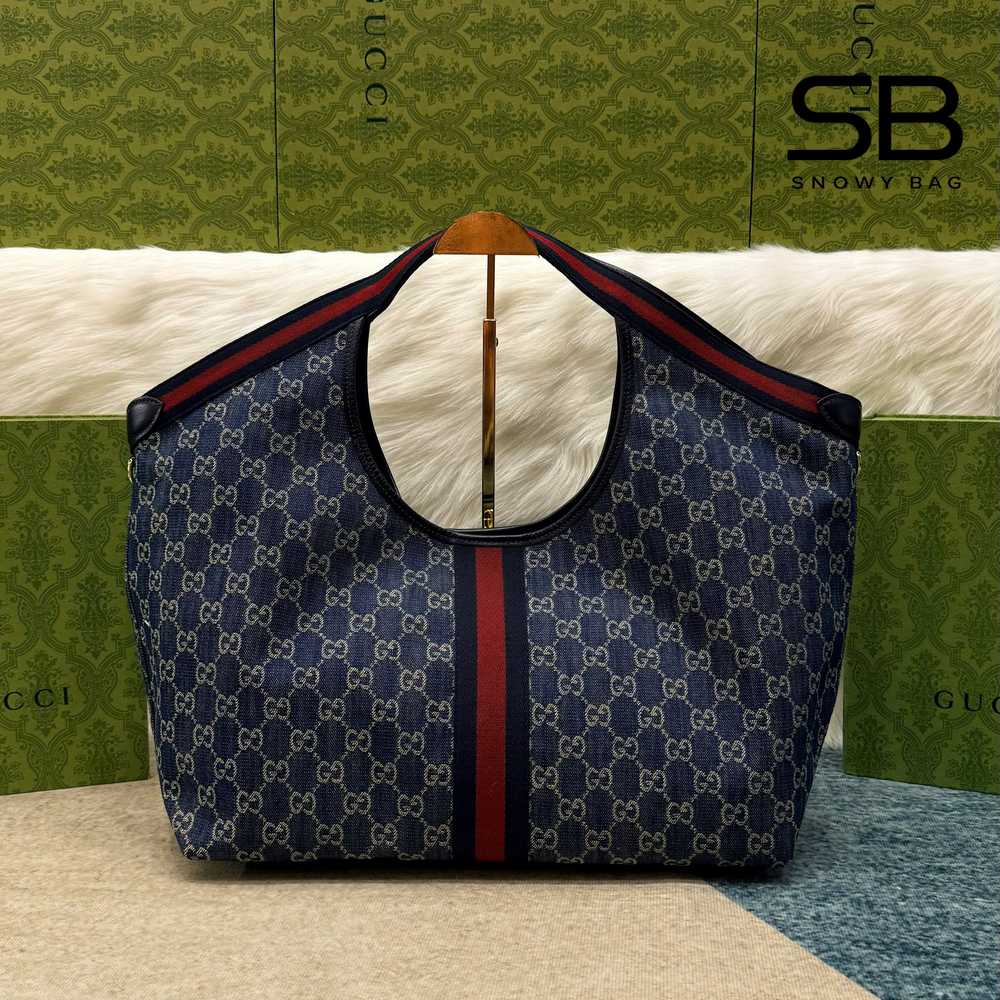 Túi Gucci Giglio Large Tote Bag In Blue And White GG Denim 853971 42CM với thiết kế tinh tế
