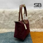 Túi Longchamp Le Pliage Original M Tote Bag Màu Đỏ Burgundy với chi tiết logo