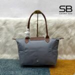 Túi Longchamp Le Pliage Original M Tote Bag Màu Xanh Xám góc nghiêng chi tiết
