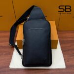 Túi LV Avenue Slingbag Black Taiga M30863 sang trọng và đẳng cấp.