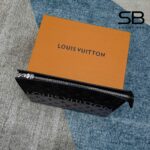 Túi LV Pochette Voyage Monogram Eclipse Split Đen Bạc 27CM với thiết kế tinh tế